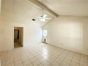 1109 Woodlief Trail in Round Rock, TX - Foto de edificio - Building Photo