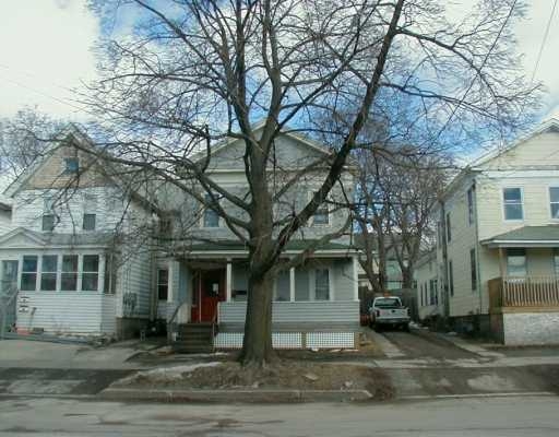 137 E Second St in Oswego, NY - Building Photo