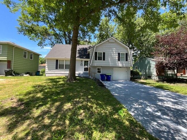 property at 8218 E 133rd Terrace
