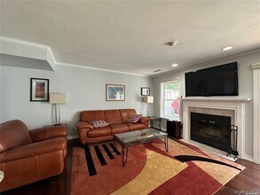 802 Sara Cir in Port Jefferson Station, NY - Building Photo - Building Photo