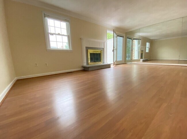 546 Lincoln St in Waltham, MA - Building Photo - Building Photo