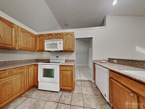 834 4th Ave N in Deltona, FL - Building Photo - Building Photo