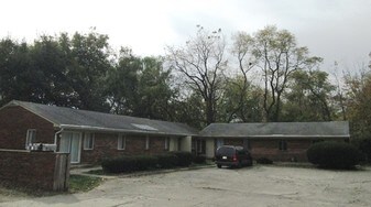 2258 N Hawthorne Ln Apartments