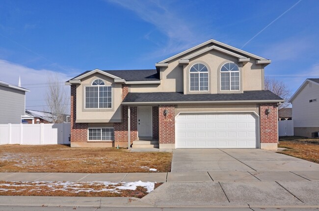 property at 2176 2265 N
