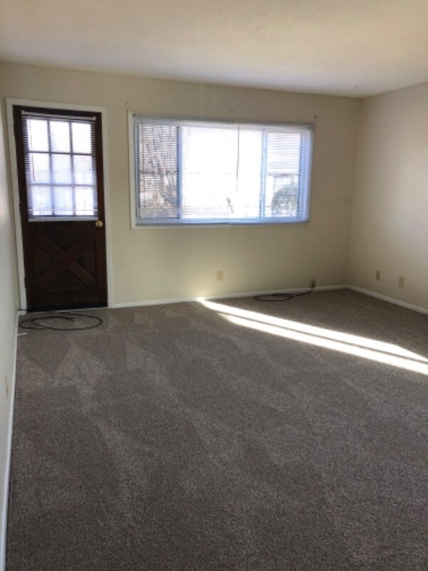 1927 NW Hickory Ln in Ankeny, IA - Building Photo - Building Photo