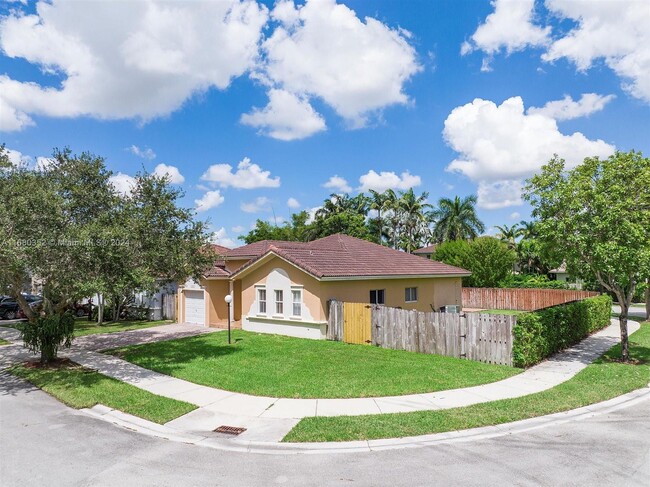 12957 SW 143rd Terrace in Miami, FL - Foto de edificio - Building Photo