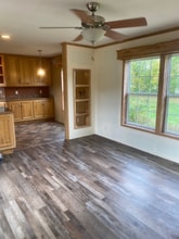 36 River St in Milford, ME - Foto de edificio - Building Photo