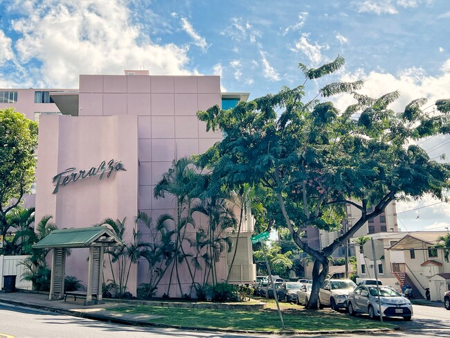 1020 Green St, Unit 102 in Honolulu, HI - Foto de edificio - Building Photo