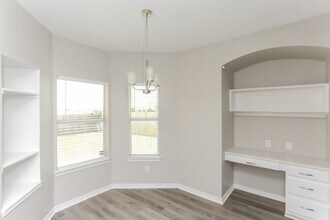 9309 Cynthia Ct in Fort Worth, TX - Foto de edificio - Building Photo