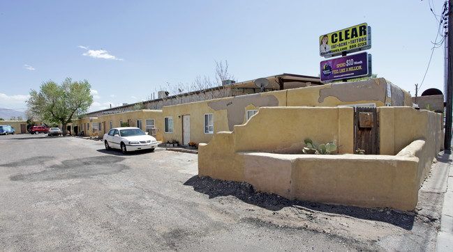 Mi Casa Apartments in Albuquerque, NM - Building Photo - Building Photo