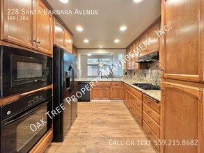 228 Santa Barbara Ave in Sanger, CA - Building Photo - Building Photo