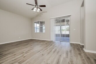 8610 Sandy Plains Dr in Riverview, FL - Building Photo - Building Photo