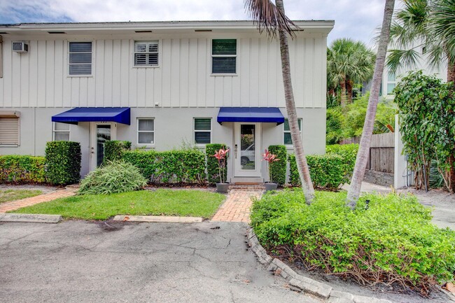 137 NE 7th Ave in Delray Beach, FL - Foto de edificio - Building Photo