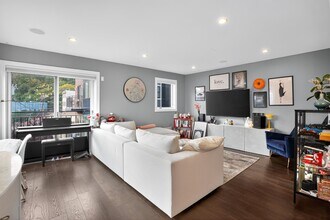 1 Grand St in Weehawken, NJ - Building Photo - Building Photo