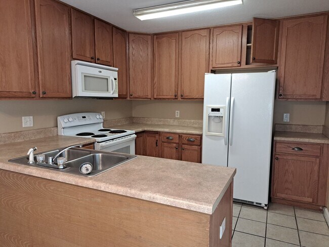 108 Gray Ave in Panama City, FL - Building Photo - Building Photo