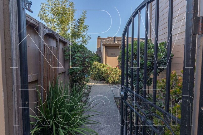 4963 Gadwall Cir in Stockton, CA - Building Photo - Building Photo