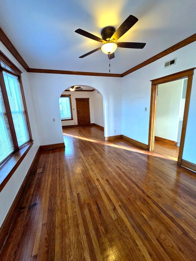 2246 N Springfield Ave in Chicago, IL - Building Photo - Building Photo