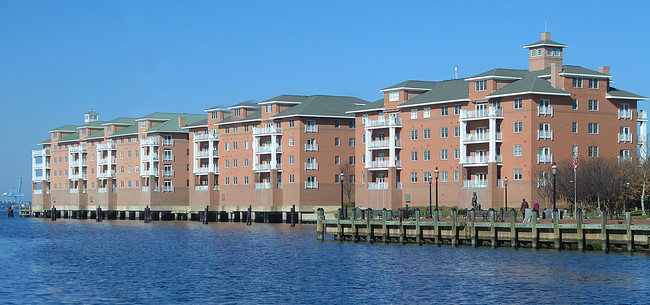 The PierPointe at Freemason Harbour in Norfolk, VA - Foto de edificio - Building Photo