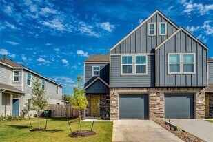 194 George Neggan Ln in Bastrop, TX - Building Photo