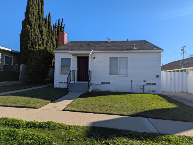 6208-6210 S Fairfax Ave in Los Angeles, CA - Building Photo - Building Photo