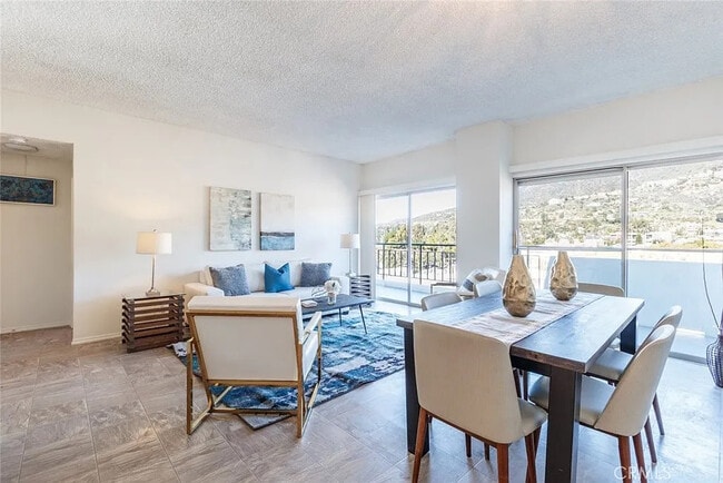 1155 N Brand Blvd in Glendale, CA - Building Photo - Building Photo