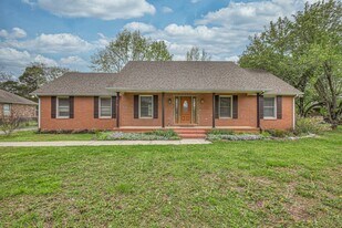 5020 Old Salem Rd, Unit A in Rockvale, TN - Building Photo