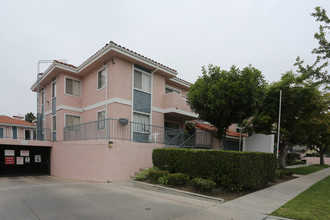 Biltmore Apartments in Anaheim, CA - Foto de edificio - Building Photo