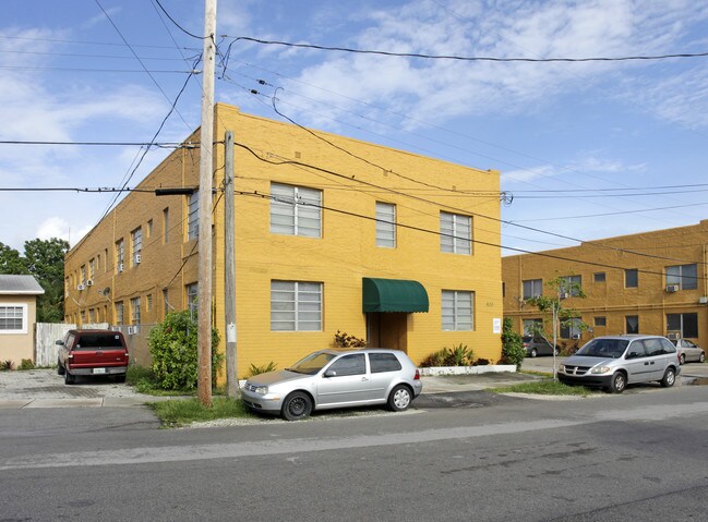 500 NW 23rd Ct in Miami, FL - Building Photo - Building Photo