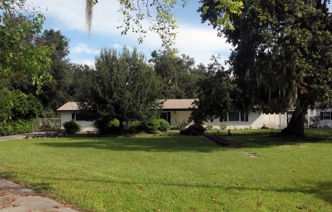 1130 Jungle Ct in Lakeland, FL - Building Photo