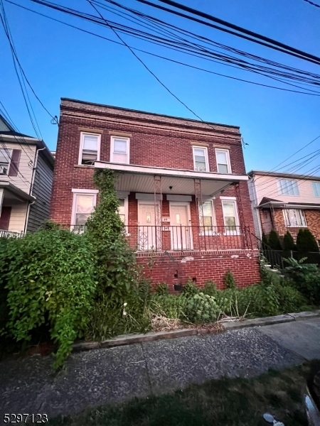 509 W Elm St in Linden, NJ - Building Photo