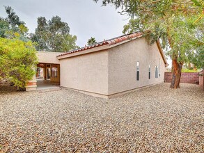 1443 Basin View Cir in Las Vegas, NV - Building Photo - Building Photo