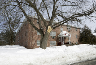 Heritage Estates in Milford, NH - Building Photo - Building Photo