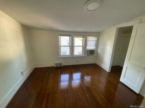 2757 Gardner Ave, Unit 2 in Berkley, MI - Building Photo - Building Photo