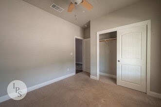 2134 Las Rosas Ave in Clovis, CA - Building Photo - Building Photo