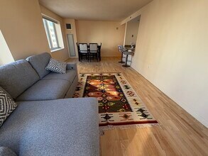 8 Museum Way in Cambridge, MA - Foto de edificio - Building Photo