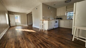 5930 S New Hope Rd in Nashville, TN - Building Photo