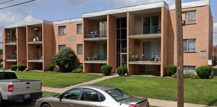 Woodsview Terrace in Dayton, OH - Building Photo - Building Photo