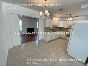 255 Shamrock Blvd in Venice, FL - Building Photo - Building Photo