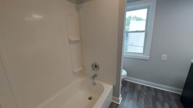 2390 Neil Ave in Columbus, OH - Building Photo - Building Photo