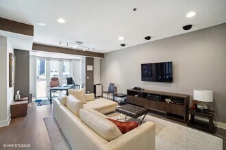 178 N Harbor Dr in Chicago, IL - Building Photo - Building Photo