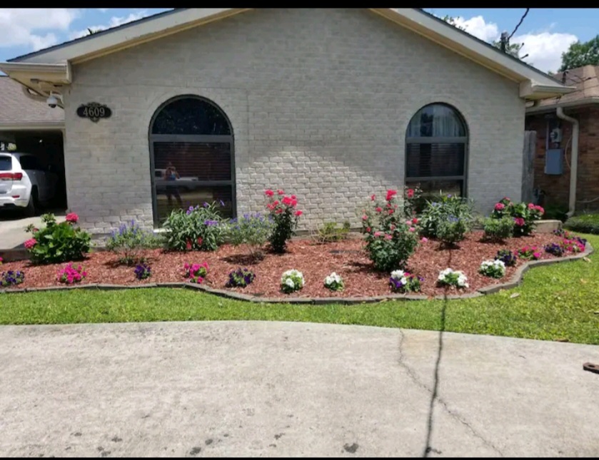 4609 Lake Villa Dr in Metairie, LA - Building Photo