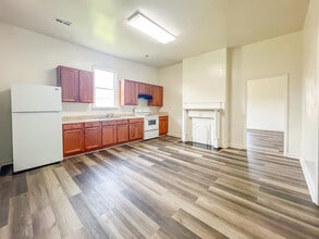 608 Halifax St in Petersburg, VA - Foto de edificio - Building Photo