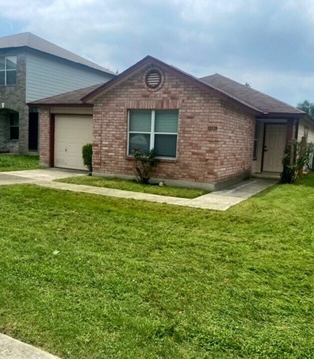11228 Bushwack Pass in San Antonio, TX - Building Photo