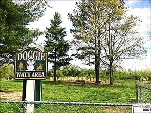 Brookside Apartments in Carbondale, IL - Building Photo - Building Photo