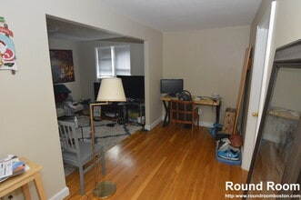 273 Corey Rd, Unit 1 in Boston, MA - Building Photo - Building Photo