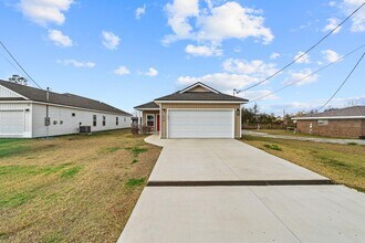 2811 N Panama Ave in Panama City, FL - Foto de edificio - Building Photo