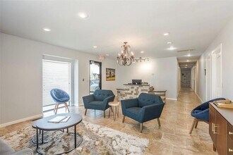 1700 E State Hwy 152 in Mustang, OK - Building Photo - Building Photo