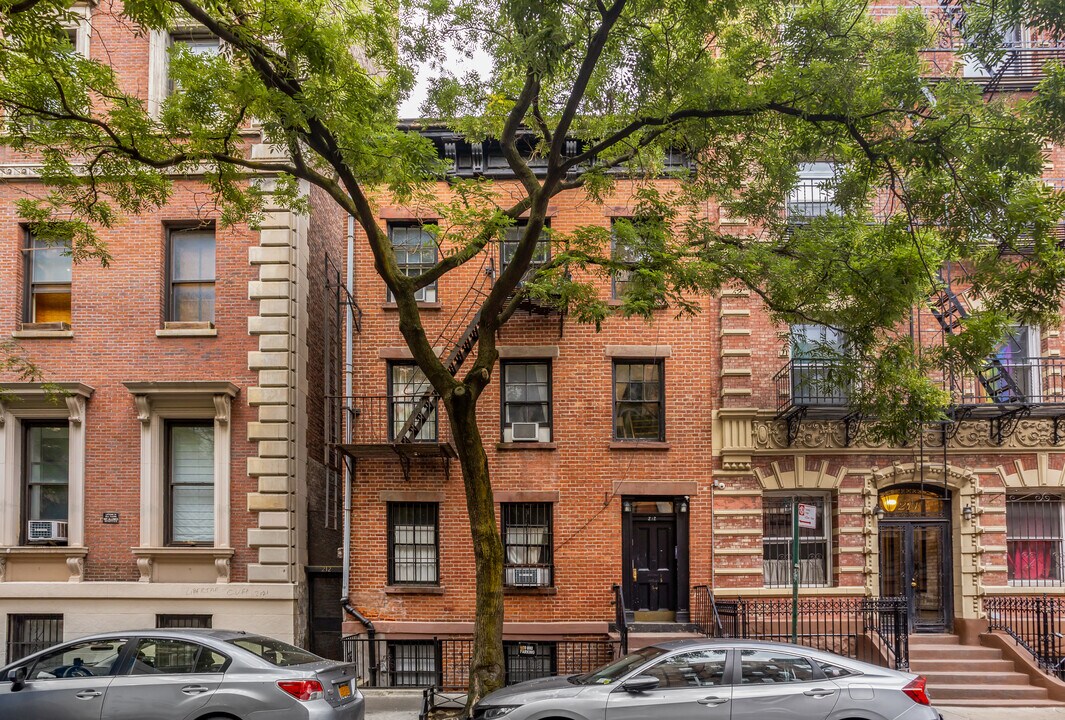 212 W 16TH St in New York, NY - Foto de edificio
