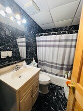 9 Rice St, Unit #3 in Brookline, MA - Foto de edificio - Building Photo