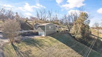 305 Iroquois Ln in Seymour, TN - Building Photo - Building Photo